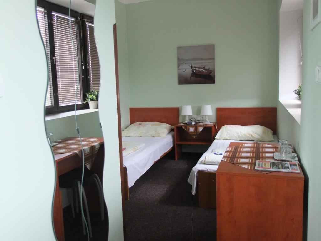 Hotel Formule Decin Rum bild